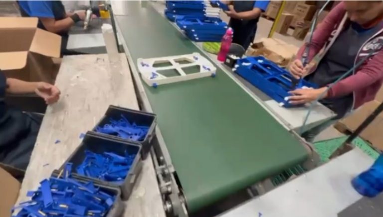 fábrica de brinquedos falsificados