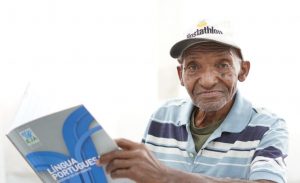 Notícias homem estuda no EJA