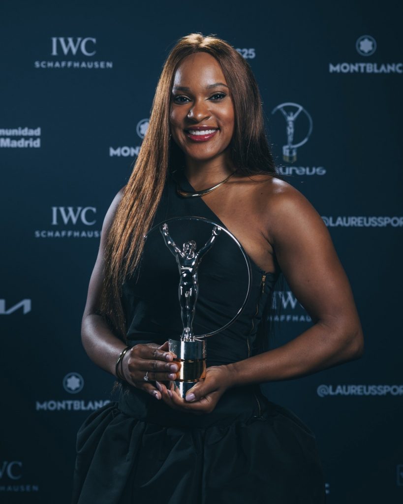 Rebeca Andrade com prêmio Laureus
