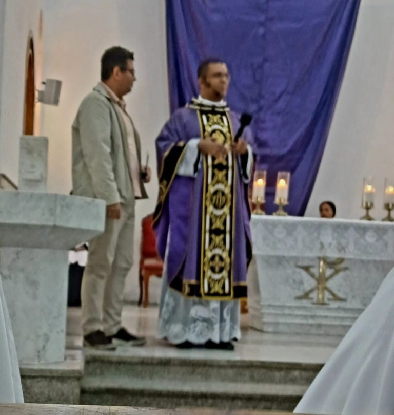 Wellington Alves e padre Douglas