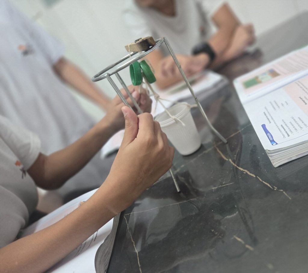 Experiências ajudam estudantes na assimilação de conteúdos Experiências ajudam estudantes na assimilação de conteúdos