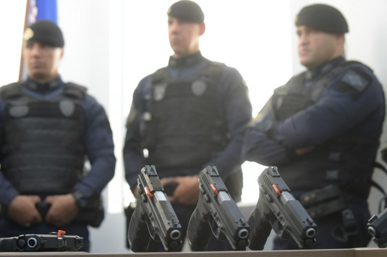 Guarulhos intensifica segurança com entrega de 100 pistolas