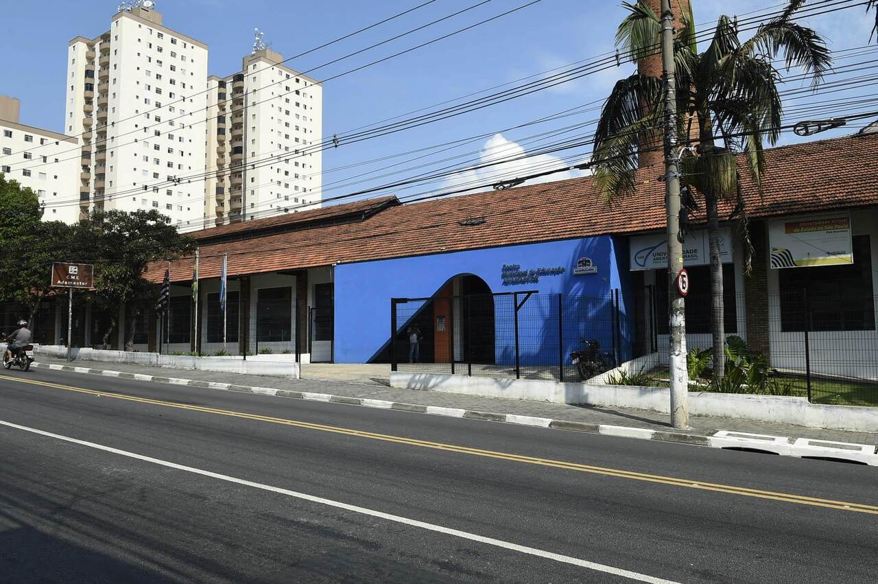 Fachada no Adamastor
