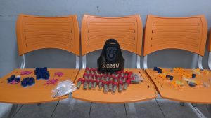 Adolescente e dois homens são apreendidos por tráfico de drogas