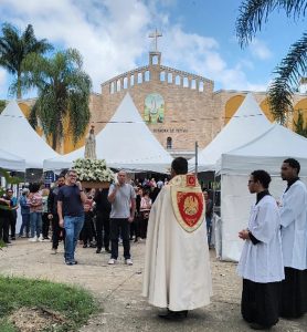 Procissão da padroeira na Paróquia Nossa Senhora de Fátima no Jardim Tranquilidade