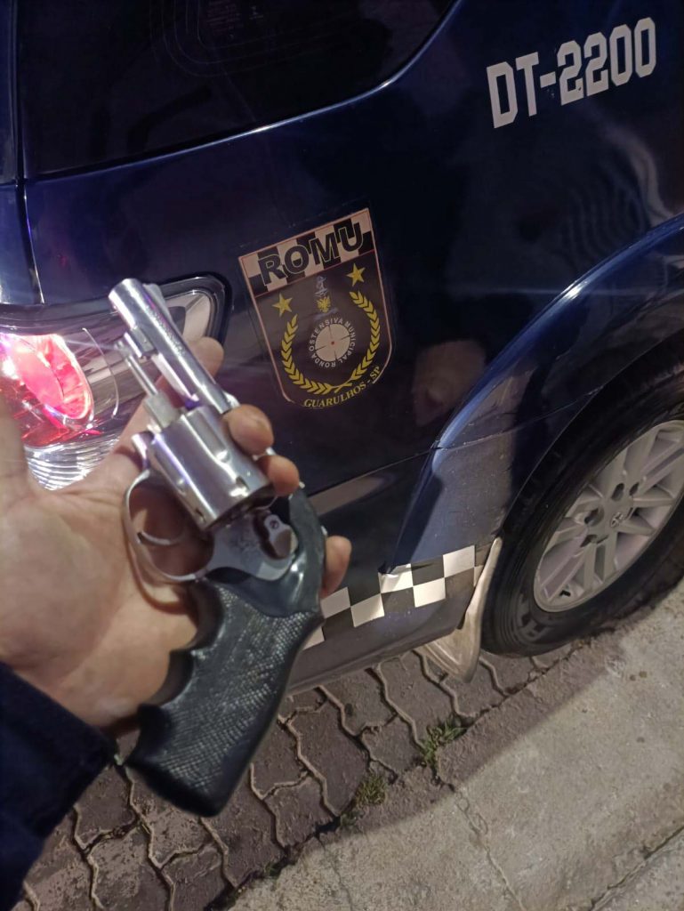 Homem é preso por porte ilegal de arma de fogo no Jardim Rosana