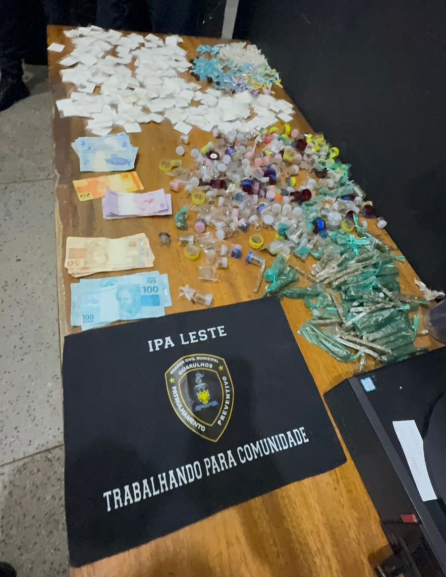 Traficante é encarcerado com 1,5 kg de drogas no Jardim Vermelhão
