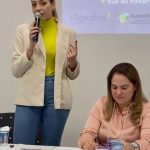 Plateia feminina, com mais de 150 pessoas, assiste à Conferência de Políticas para as Mulheres