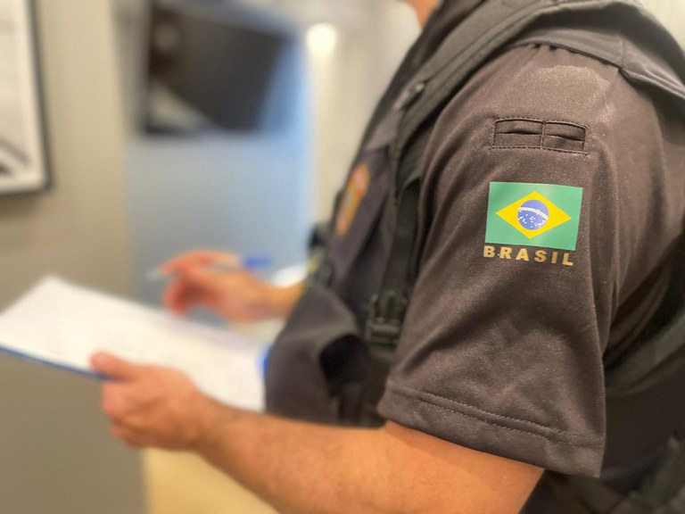 Dois foragidos da justiça são presos Aeroporto de Guarulhos