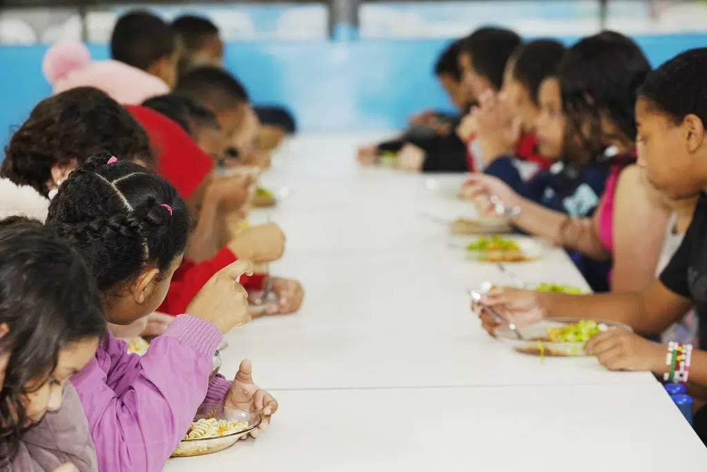 Escolas de Guarulhos vão oferecer almoço para alunos durante as férias
