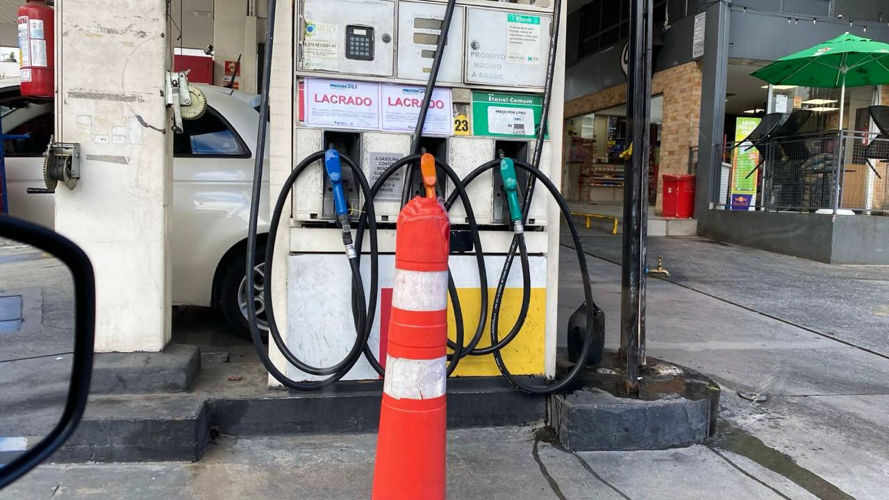 Procon faz ação em postos de gasolina contra irregularidades