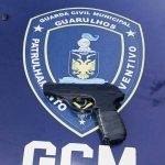 Adolescente é apreendido com simulacro de arma de fogo no Macedo