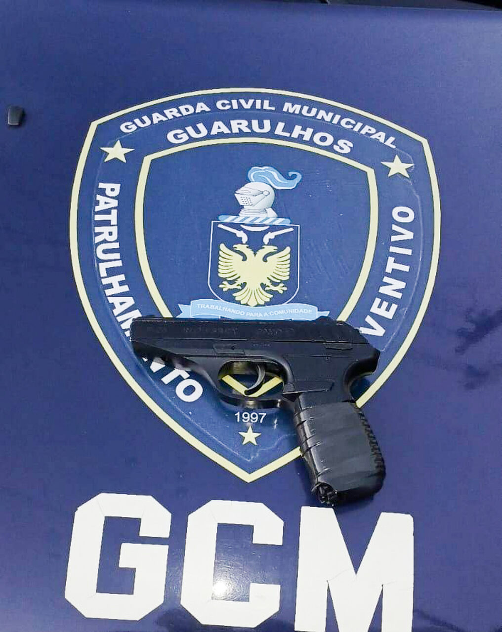 Adolescente é apreendido com simulacro de arma de fogo no Macedo