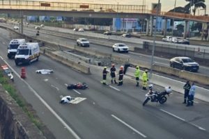 Corpos do casal após acidente na Dutra