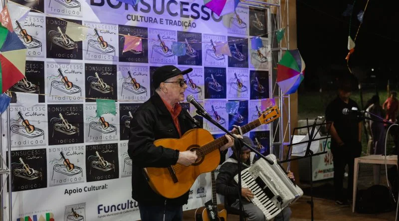 Banda tocando no Bonsucesso Cultura e tradicao