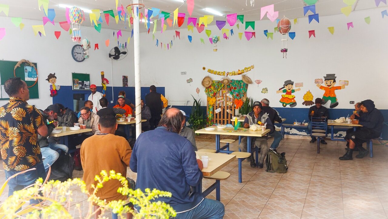 Moradores de rua na unidade Cine Pop
