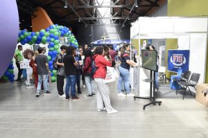 Feira do Estudante de Guarulhos oficinas de IA e atividades culturais