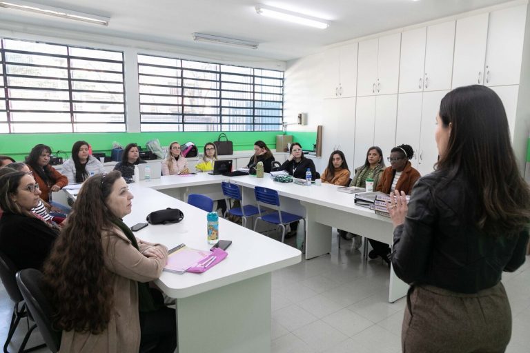 Gestores e professores preparam volta às aulas