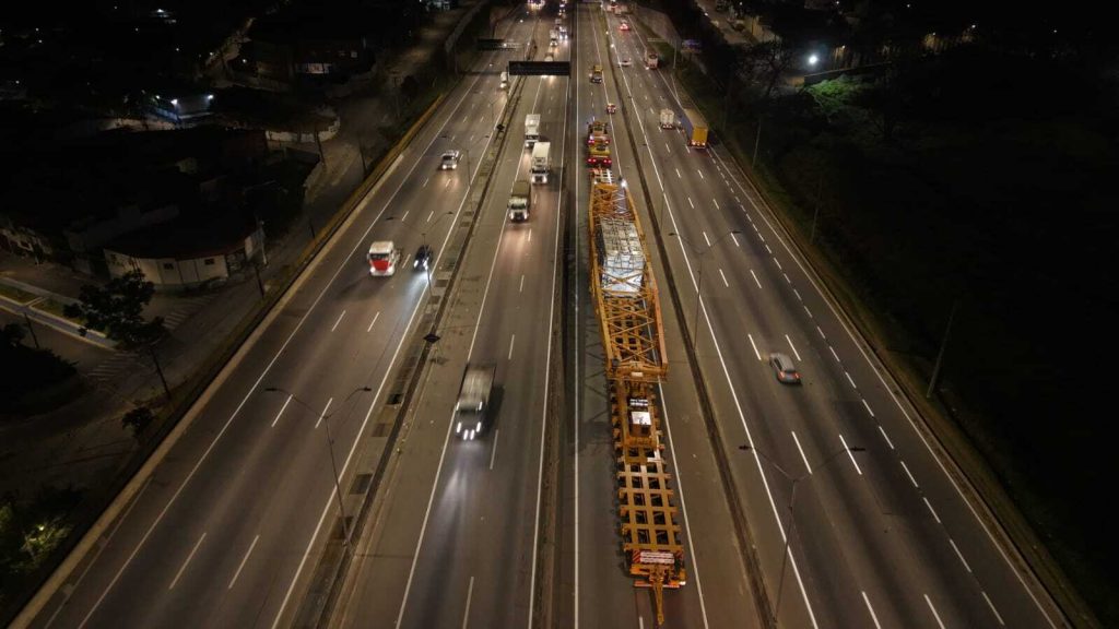 Via Dutra de noite
