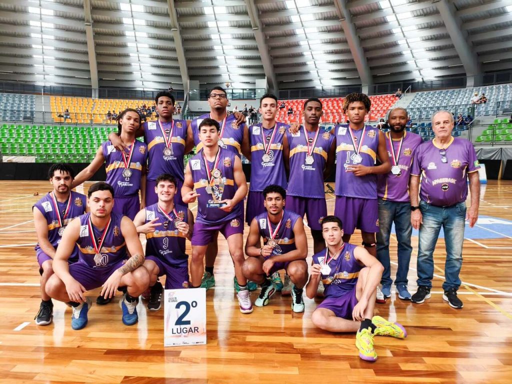Time de basquete de Guarulhos leva prata