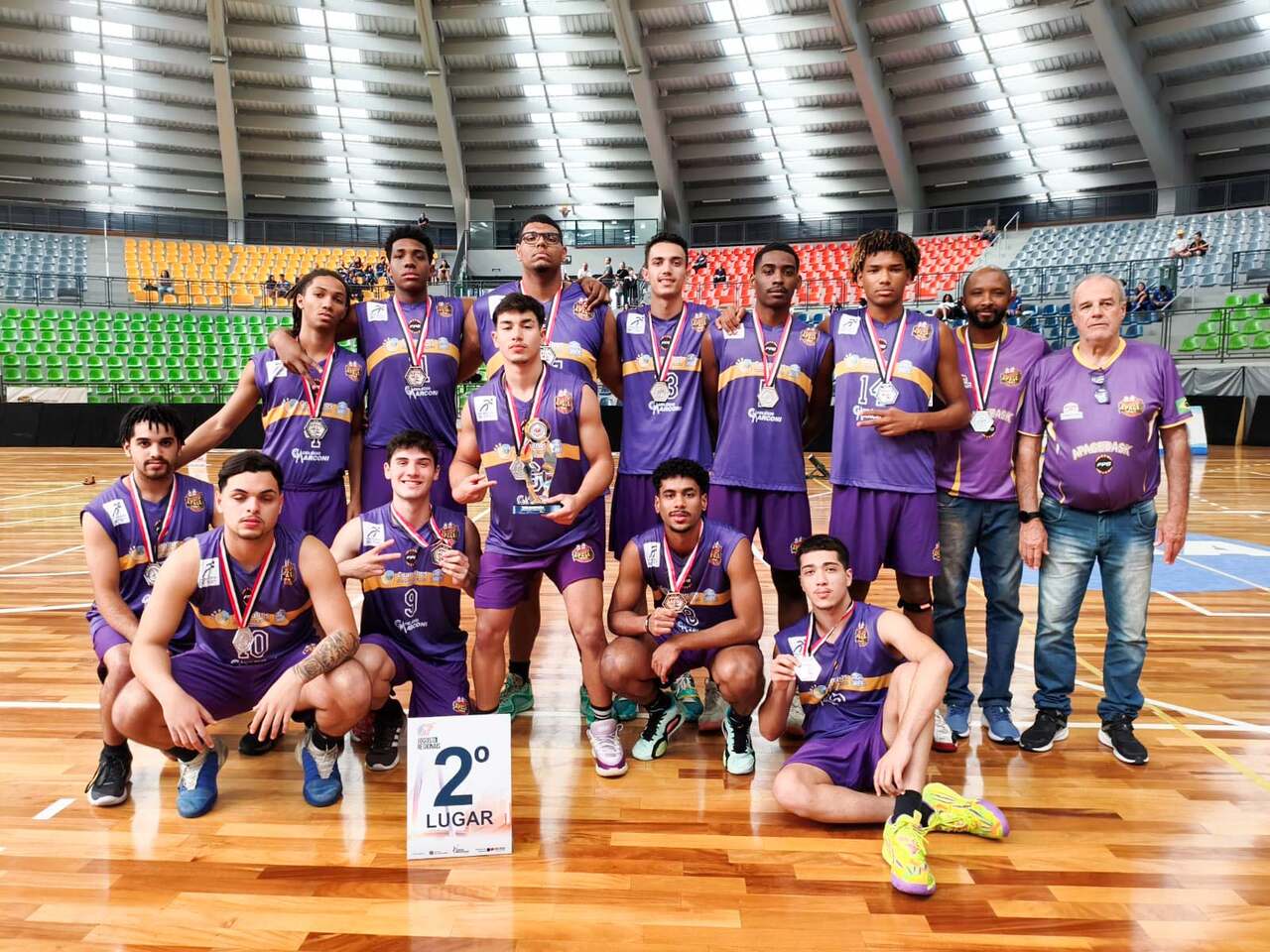Time de basquete de Guarulhos leva prata