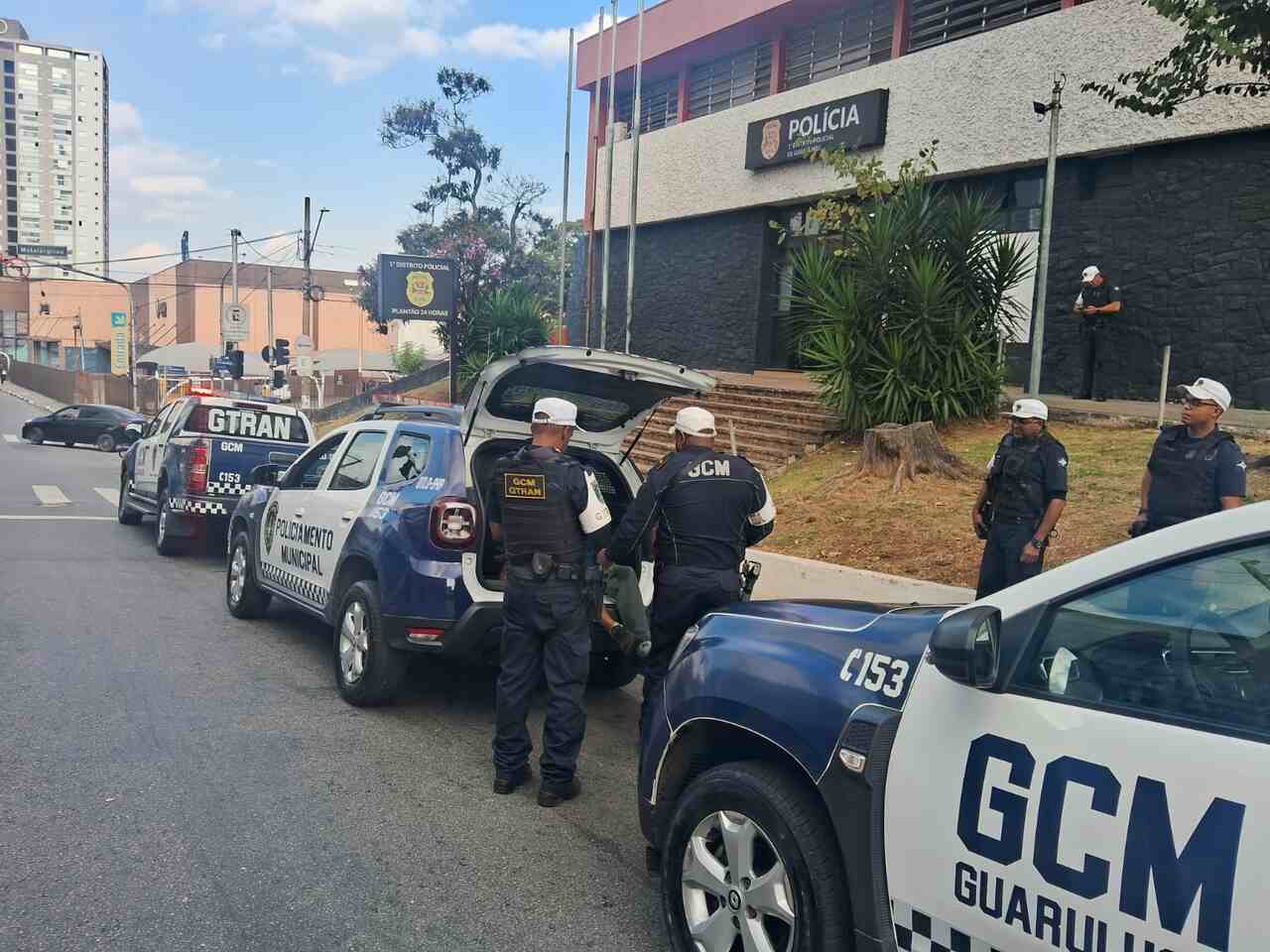 GCM no 1º DP de Guarulhos