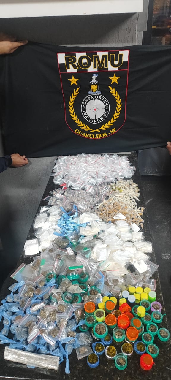 Entorpecentes-apreendidos com traficante no Jardim Santa Mena