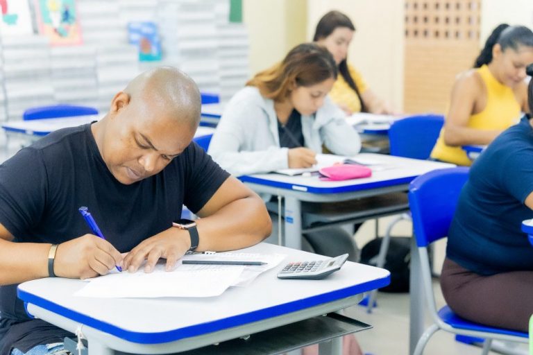 Escola com modelo flexível - estudantes