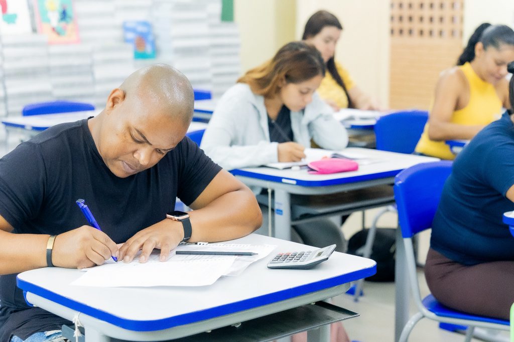 Escola com modelo flexível - estudantes