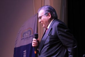 Espetáculo no Teatro Padre Bento une arte e solidariedade