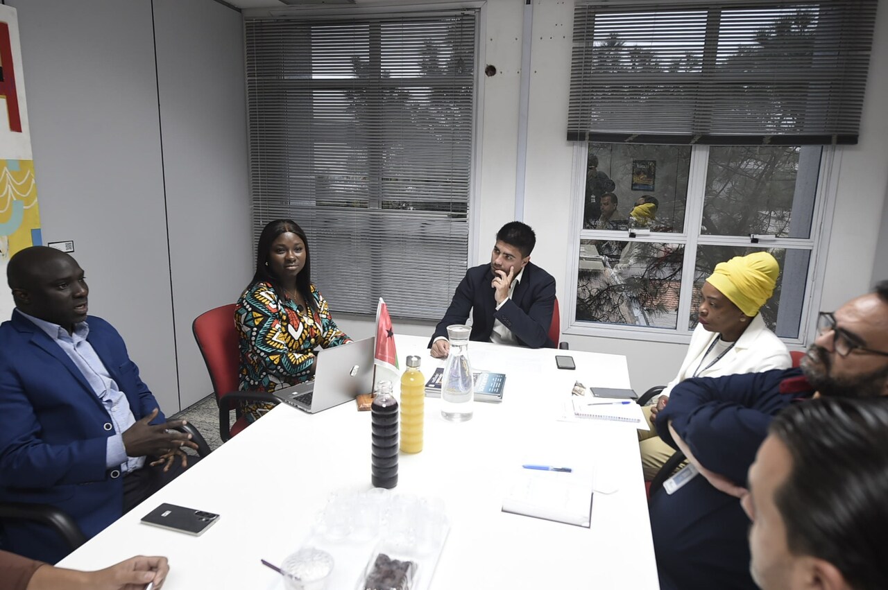 Guarulhos e Guiné-Bissau trocam experiências em reunião