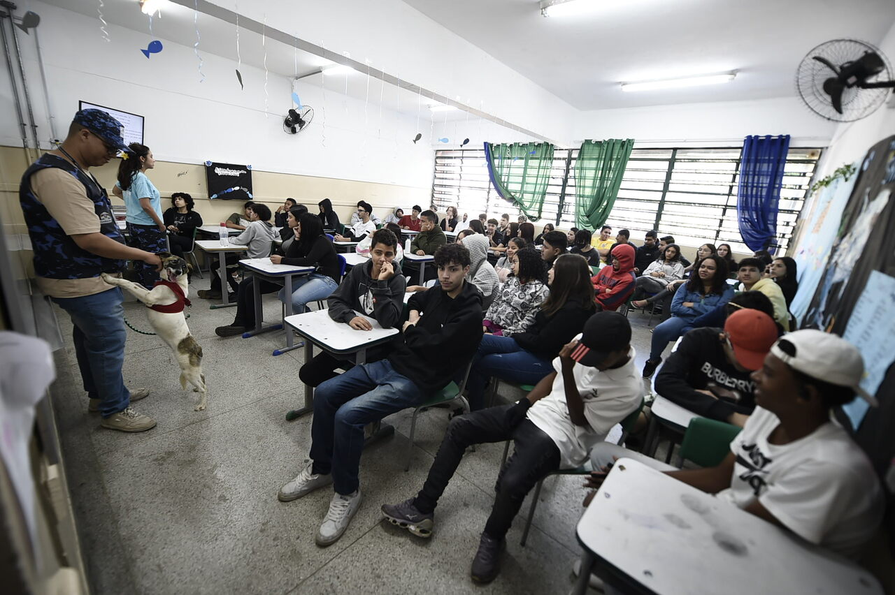 Alunos na escola