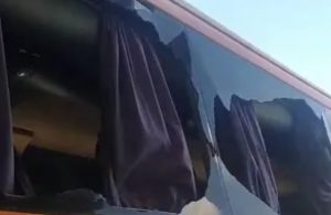 Ônibus fretado sofre vandalismo_Easy-Resize.com