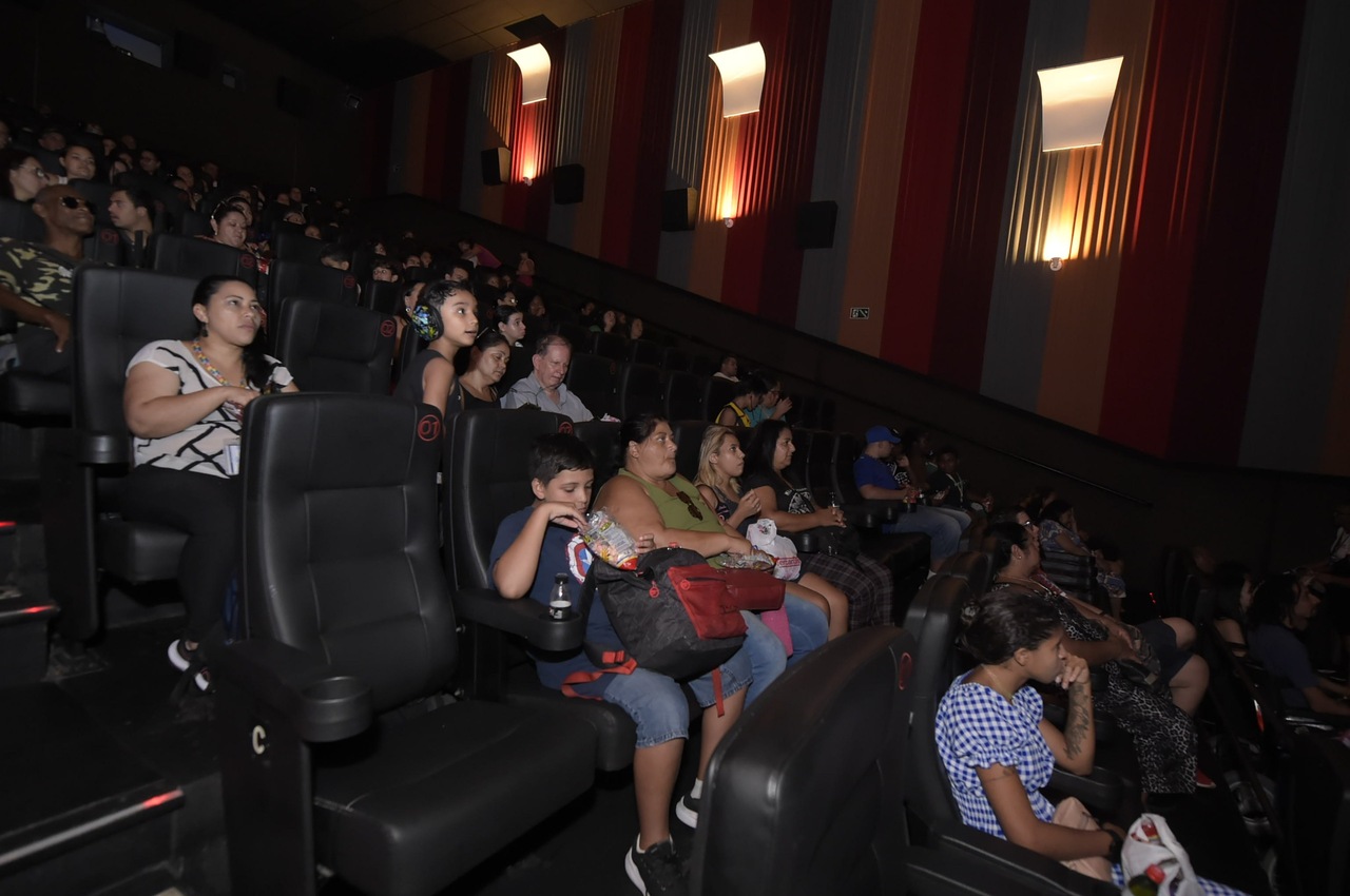 PCDs em sessão de cinema no Sesc Guarulhos_Easy-Resize.com