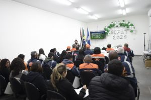 Servidores recebendo orientações Sipat_Easy-Resize.com