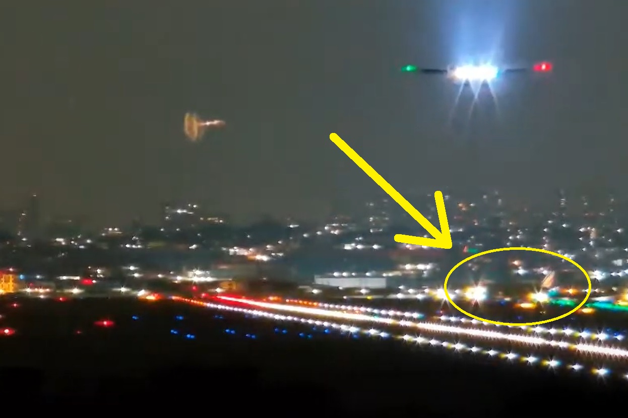 Um dos vídeos em que quase há a colisão entre aviões no GRU Airport