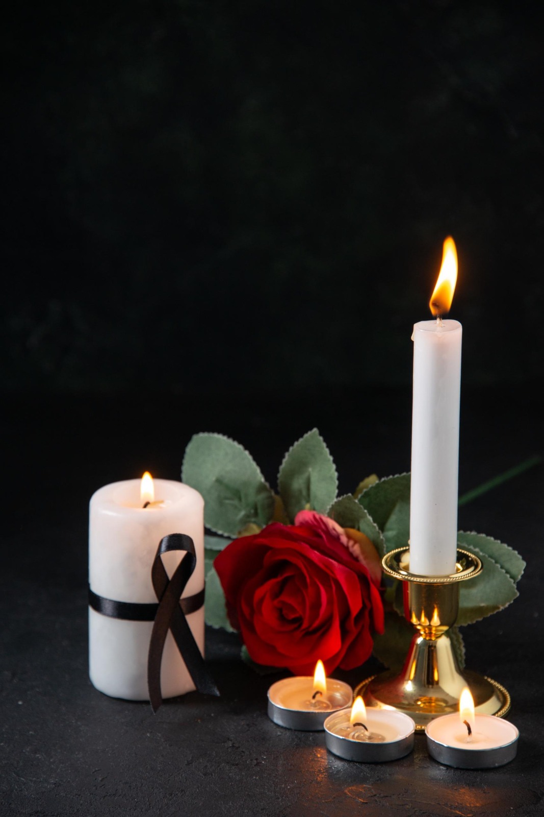 Comércio de flores e velas finados