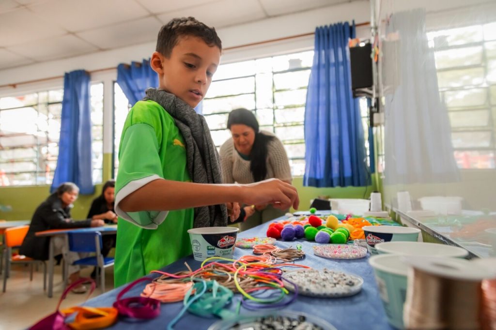 Famílias e alunos participam de oficinas na EPG Eugênio Celeste Filho (10)_Easy-Resize.com