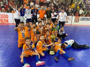 Guarulhos campeão no futsal_Easy-Resize.com