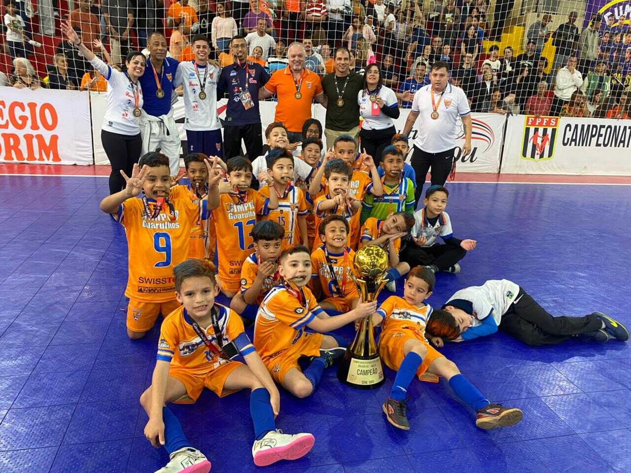 Guarulhos campeão no futsal_Easy-Resize.com