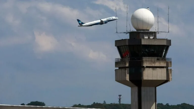 Torre de controle Aeroporto Guarulhos