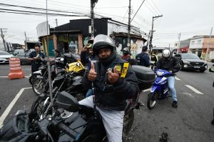 Motociclistas participam de ação educativa