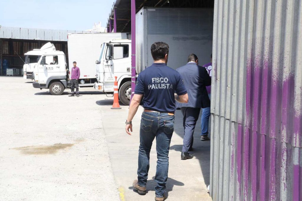 Fisco averigua estabelecimentos em combate contra intoxicação por metanol