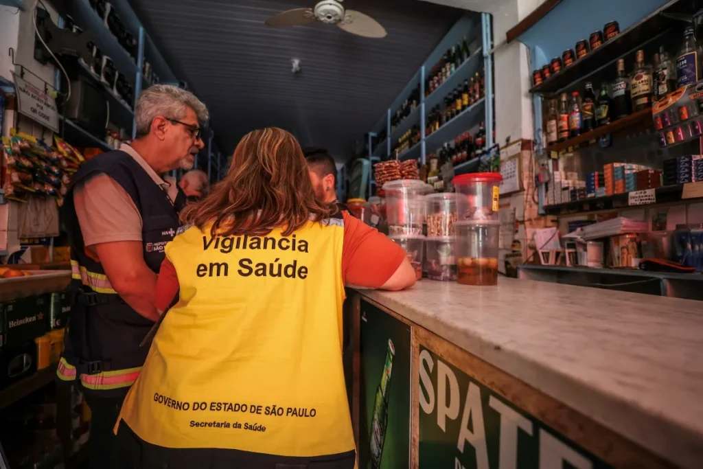 Quatro-estabelecimentos-foram-interditados-e-um-proibido-de-vender-bebida-alcoolicas-apos-operacao-em-SP