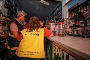 Quatro-estabelecimentos-foram-interditados-e-um-proibido-de-vender-bebida-alcoolicas-apos-operacao-em-SP