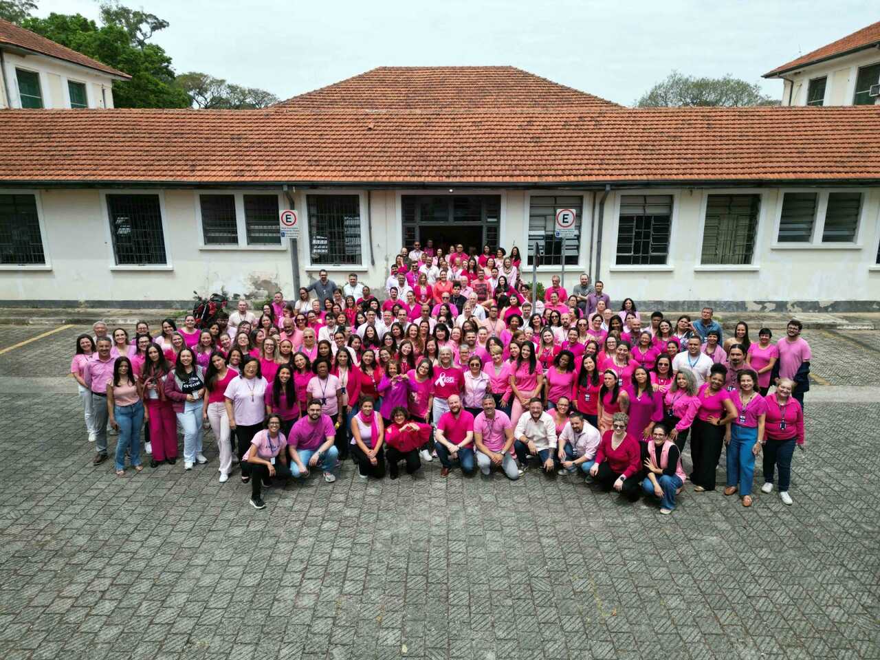 Servidores-da-saude-vestem-rosa