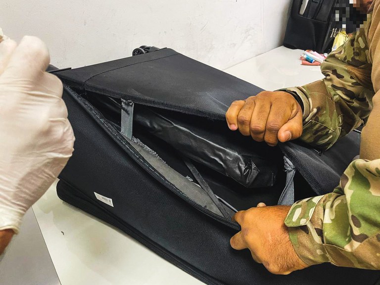 cocaina-em-bagagem-aeroporto-de-guarulhos