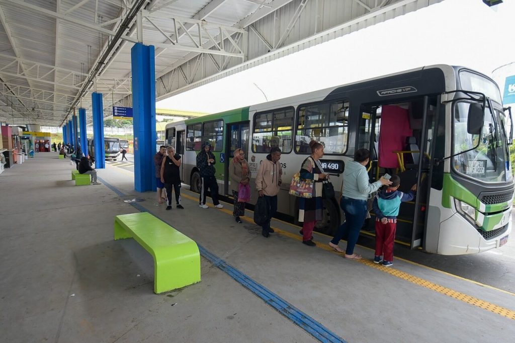 frota-de-onibus-finados