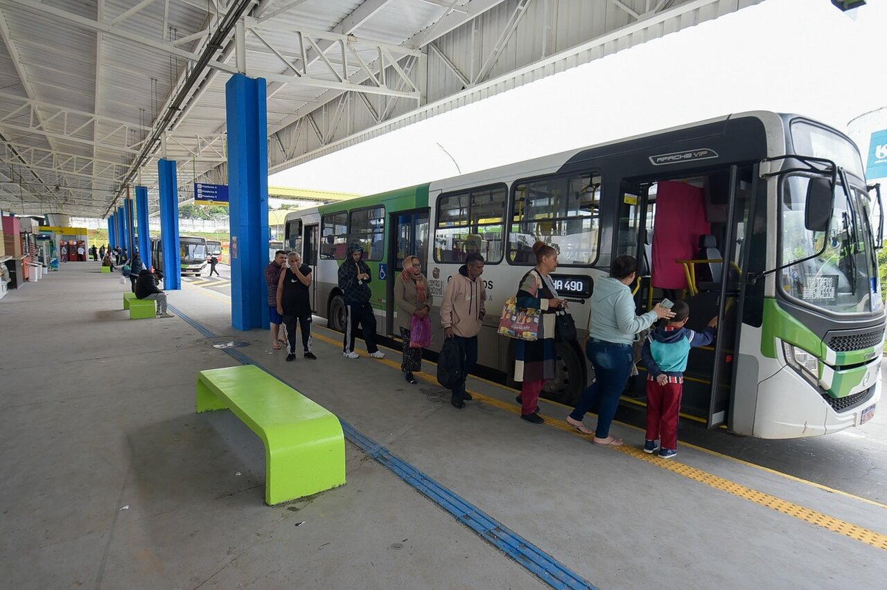frota-de-onibus-finados