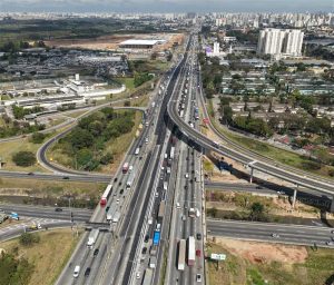 pavimento no acesso ao Aeroporto de Guarulhos